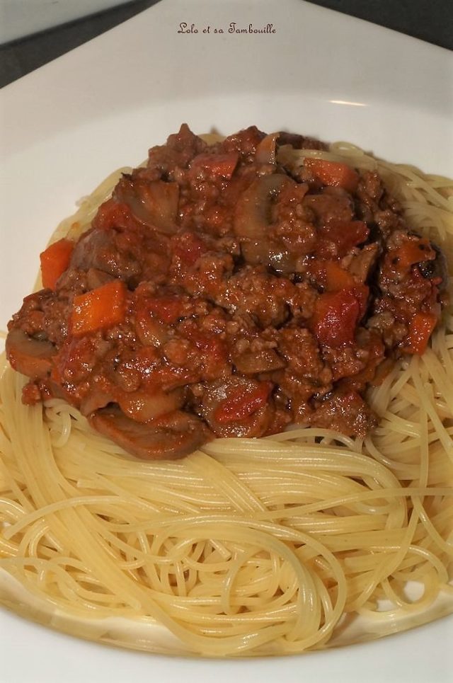 Spaghettis Façon Bolognaise • Recette De Lolo Et Sa Tambouille