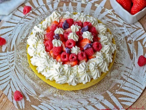 Violette : un dessert de fêtes aux fruits rouges et à la violette 