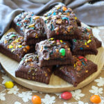 Brownies aux M&M's,brownies aux MM's,dessert aux mms,brownie aux mms,brownies mmm,recette brownies aux MM's,recette brownies mms,recette brownie aux MM's,recette brownie mms,recette avec des MM's,recette avec des mms,recette avec des m&m's,brownies moelleux au chocolat,brownies mms